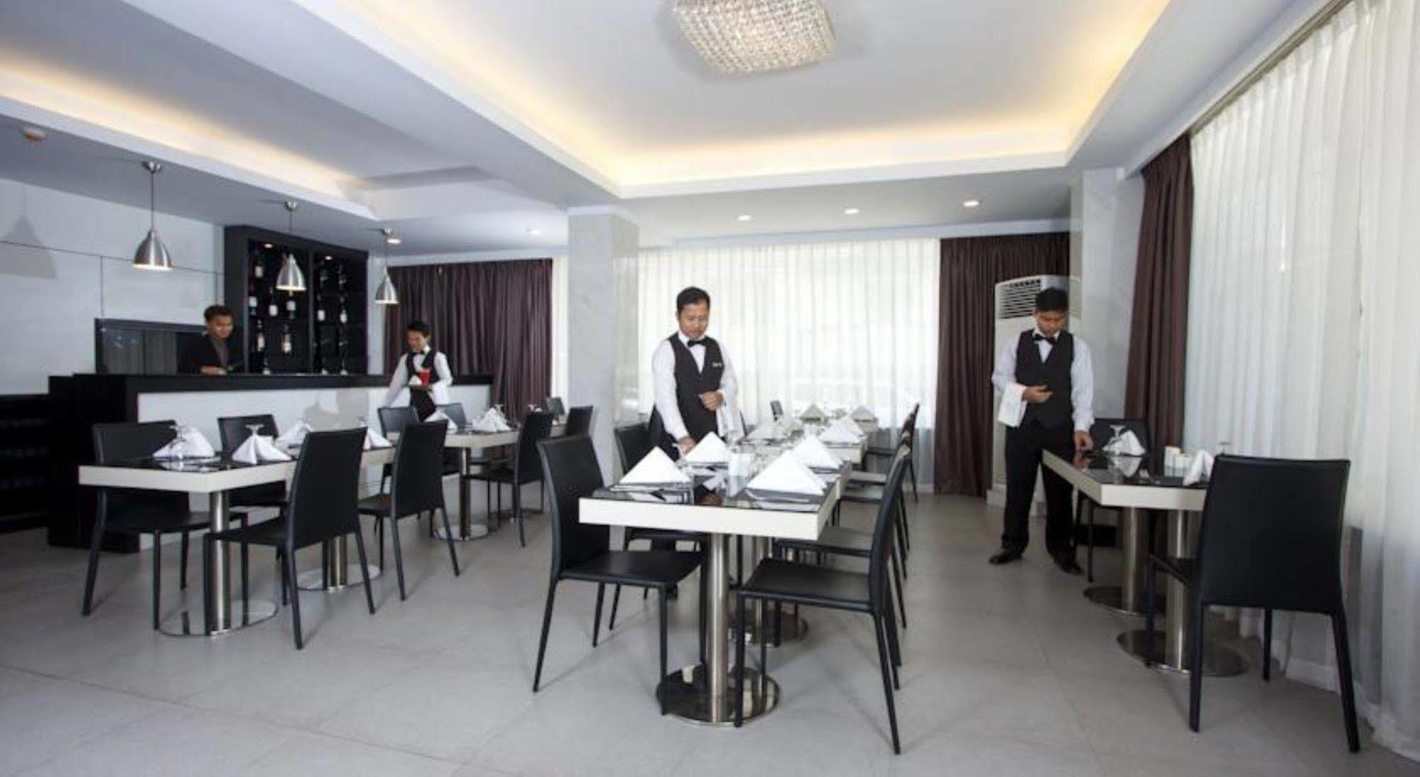 Hotel Esta ヤンゴン エクステリア 写真